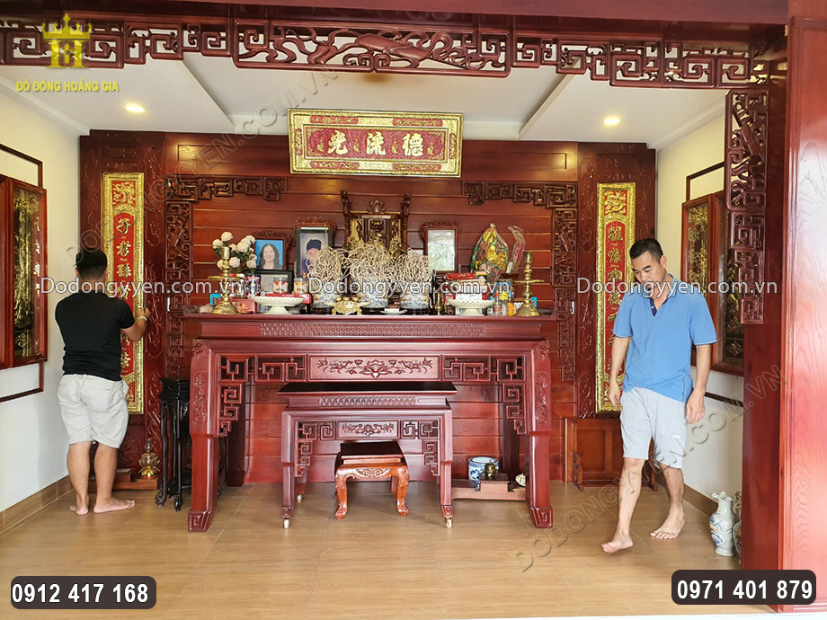 chữ được chạm th&uacute;c nổi ho&agrave;n to&agrave;n bằng tiếng h&aacute;n